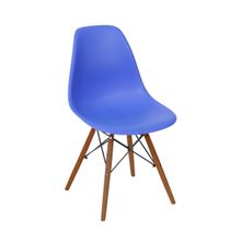 22447.1.cadeira-eames-azul-escuro-base-marrom-diagonal