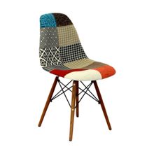 22454.1.cadeira-eames-patchwork-base-marrom-diagonal