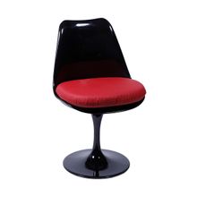 23130.1.cadeira-saarinen-preta-com-assento-vermelho-diagonal