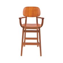 cadeira-infantil-alta-piazza-london-em-madeira-amendoa-com-braco-b-EC000021879